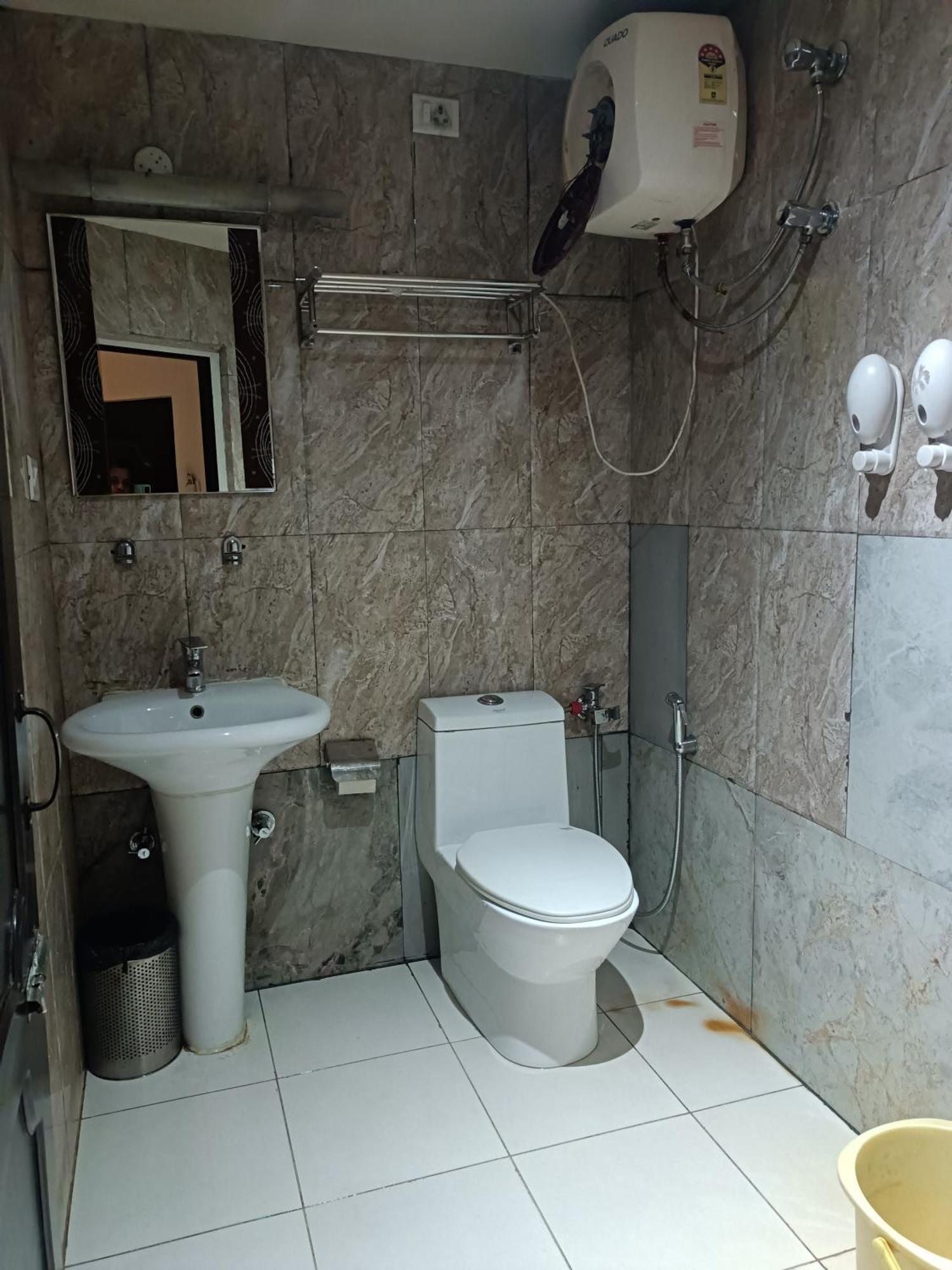 Hotel Serene Shillong Buitenkant foto